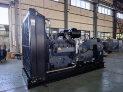 無錫動(dòng)力800KW柴油發(fā)電機(jī)出廠前測試