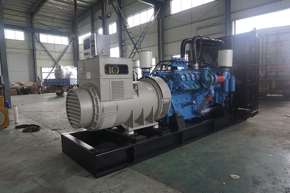 10V1600G10F進(jìn)口奔馳350KW柴油發(fā)電機組報價