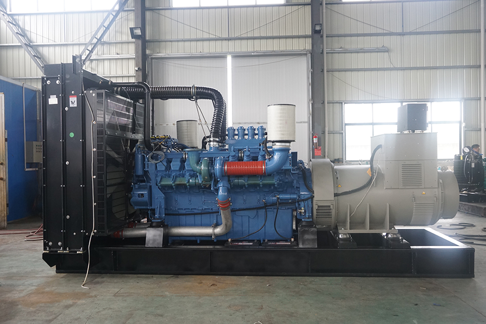 12V2000G65進口奔馳600KW柴油發(fā)電機組報價